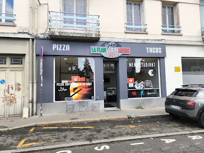 Pizza de La flam'stephanoise ( pizza au feu de bois ) pizzacro à Saint-Étienne