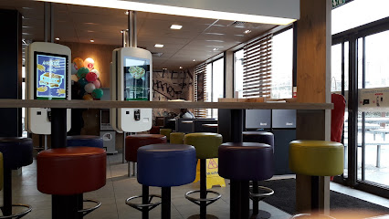 Pizza de McDonald's à Saint-Genest-Lerpt
