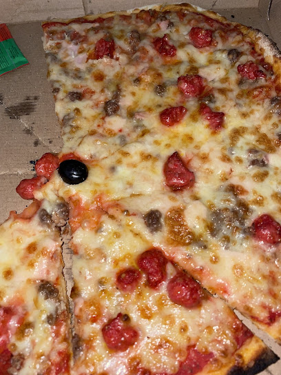 Pizza de Pasta plaza au Chambon-Feugerolles
